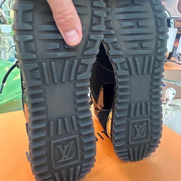 Louis Vuitton suede / monogram Run Away sneakers 36.6 - Picture 9 of 10